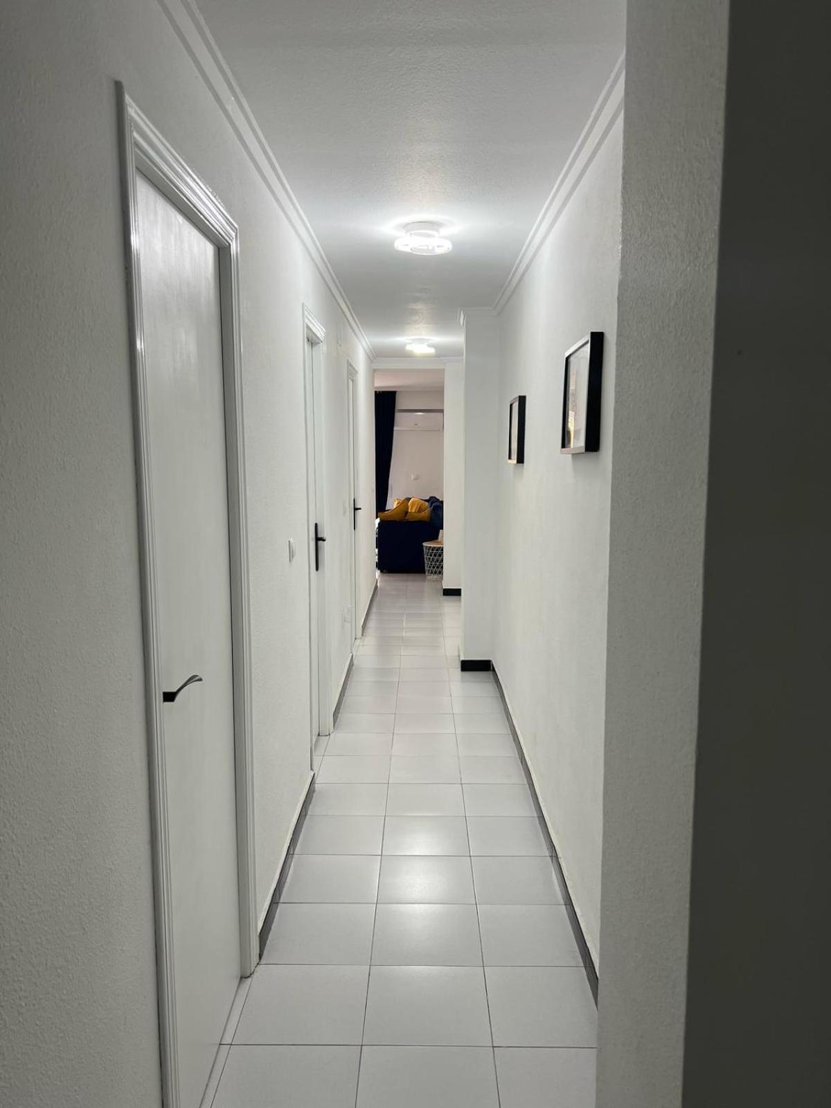 Kiara Apartament - With Garage Torrevieja Buitenkant foto